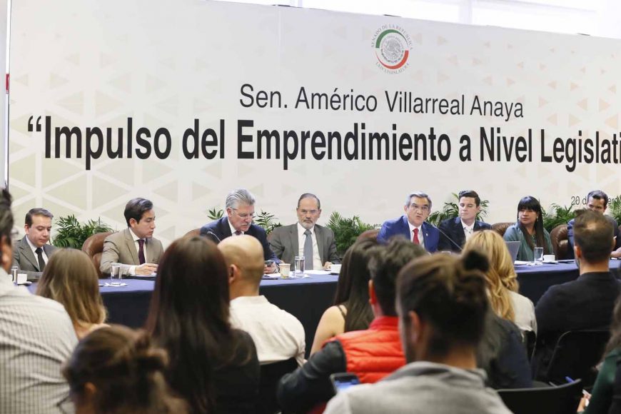 Senador Gustavo Madero Muñoz al participar en el Foro “Impulso del Emprendimiento a Nivel Legislativo”.