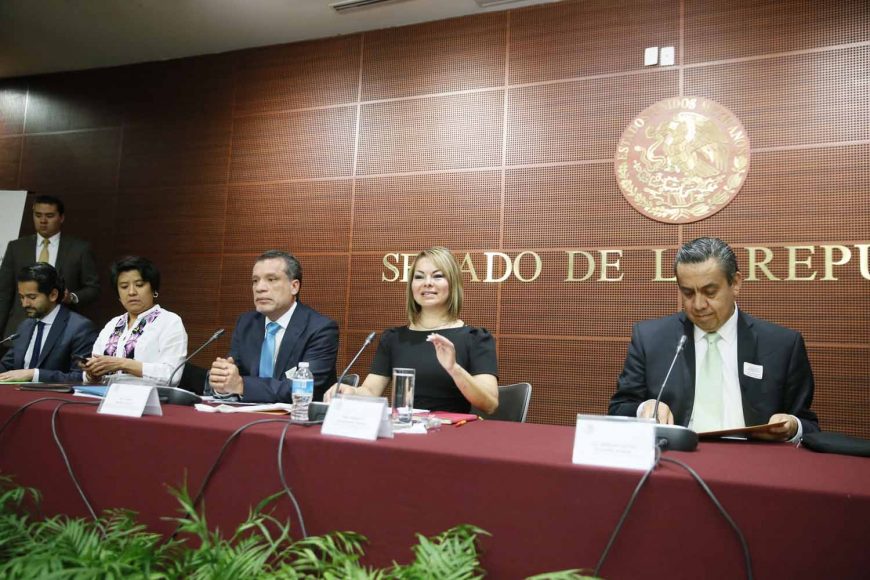 La senadora panista Minerva Hernández Ramos, al inaugurar el Foro “Hacia una nueva legislación para el fortalecimiento de la educación de niñas, niños y jóvenes".