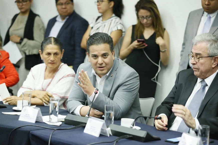 El senador panista Damián Zepeda Vidales, al participar durante la reunión de trabajo de la Comisiones Unidas de Gobernación y Estudios Legislativos.
