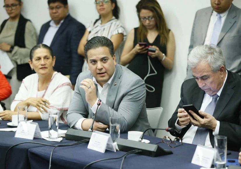 El senador panista Damián Zepeda Vidales, al participar durante la reunión de trabajo de la Comisiones Unidas de Gobernación y Estudios Legislativos.