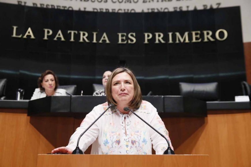 Intervención en tribuna de la senadora Xóchitl Gálvez Ruiz para referirse a un dictamen que reforma diversas disposiciones constitucionales en materia educativa.