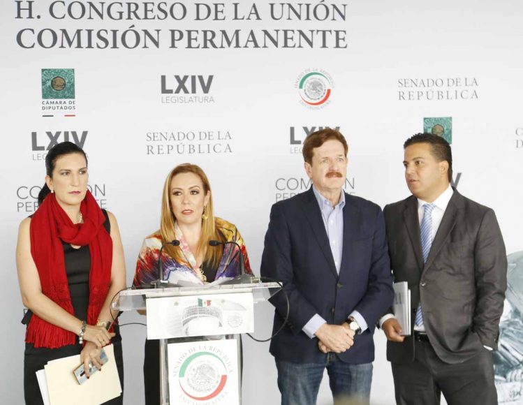 Senadora Alejandra Reynoso Sánchez , participa en conferencia de prensa conjunta con diputados del PAN, previo al inicio de la Sesión de la Comisión Permanente.