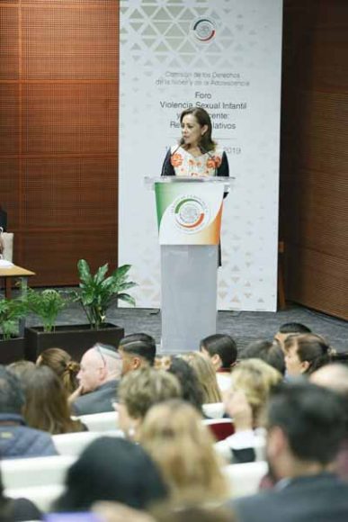 Senadora Josefina Vázquez Mota durante la inauguración del Foro “Violencia Sexual Infantil y Adolescente: Retos Legislativos”