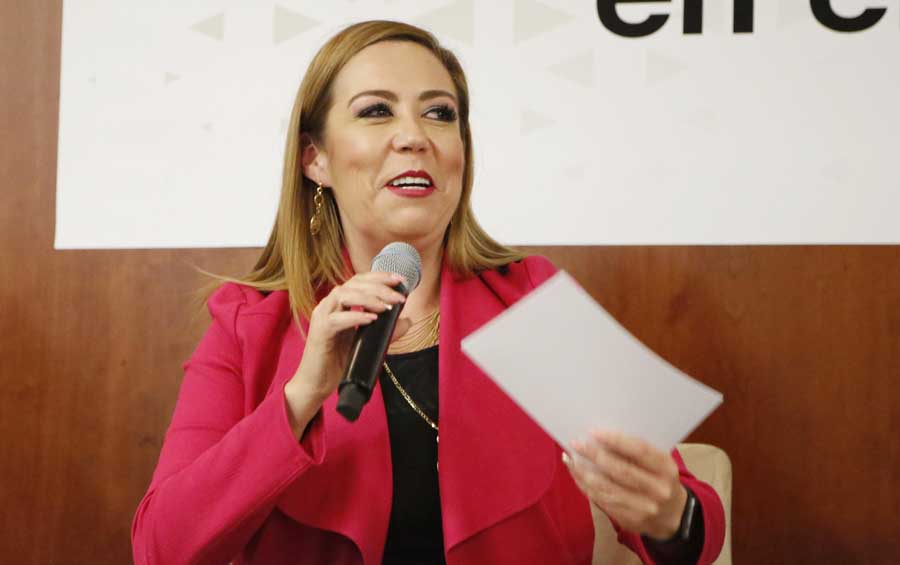 Intervención de la senadora Alejandra Reynoso Sánchez durante la presentación del libro La Cantera de Guanajuato en el Teatro Iturbide.