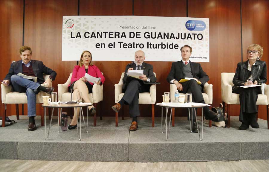 Intervención de la senadora Alejandra Reynoso Sánchez durante la presentación del libro La Cantera de Guanajuato en el Teatro Iturbide.
