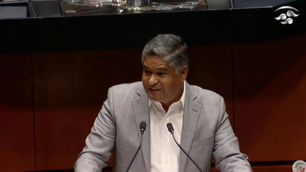 Senador Víctor Fuentes Solís, al presentar reservas a un dictamen de las comisiones unidas de Puntos Constitucionales