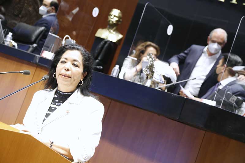 Intervención de la senadora Laura Susana Martínez Cárdenas para referirse a dos puntos de acuerdo que se inscribieron en la sesión del día de hoy.