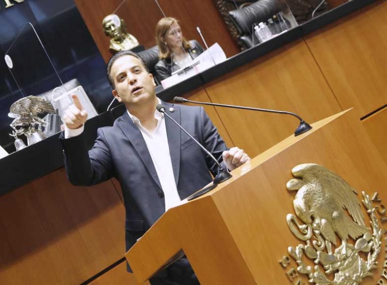 Senador Damián Zepeda Vidales, al presentar una iniciativa de reforma constitucional en materia de diputaciones plurinominales