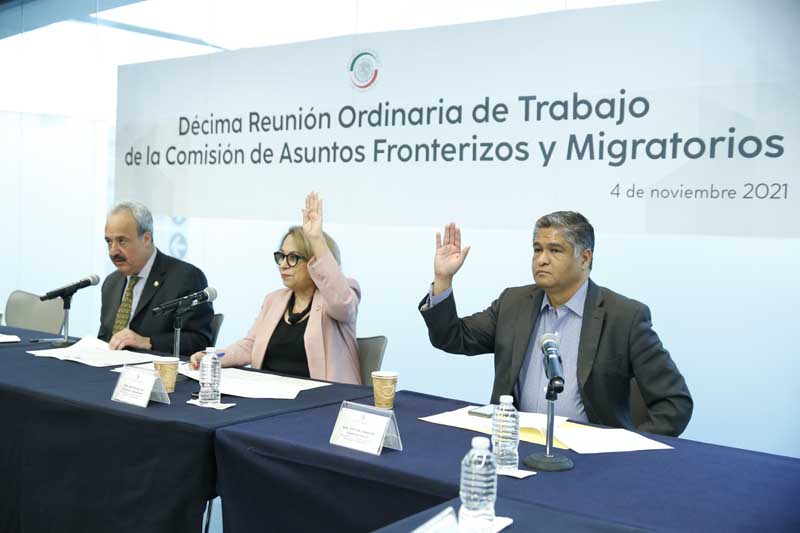 Participaciones de los senadores del PAN Roberto Juan Moya Clemente y Víctor Fuentes Solís, en la reunión de la Comisión de Asuntos Fronterizos y Migratorios, al referirse a su incorporación a este órgano legislativo.