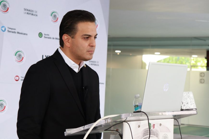 senador Damián Zepeda Vidales en conferencia de prensa